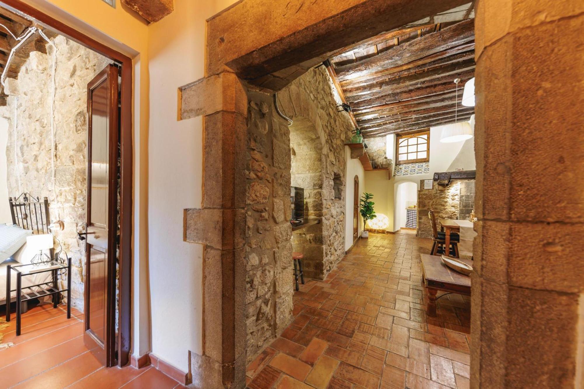 Bravissimo 1593, Medieval Charm * Girona