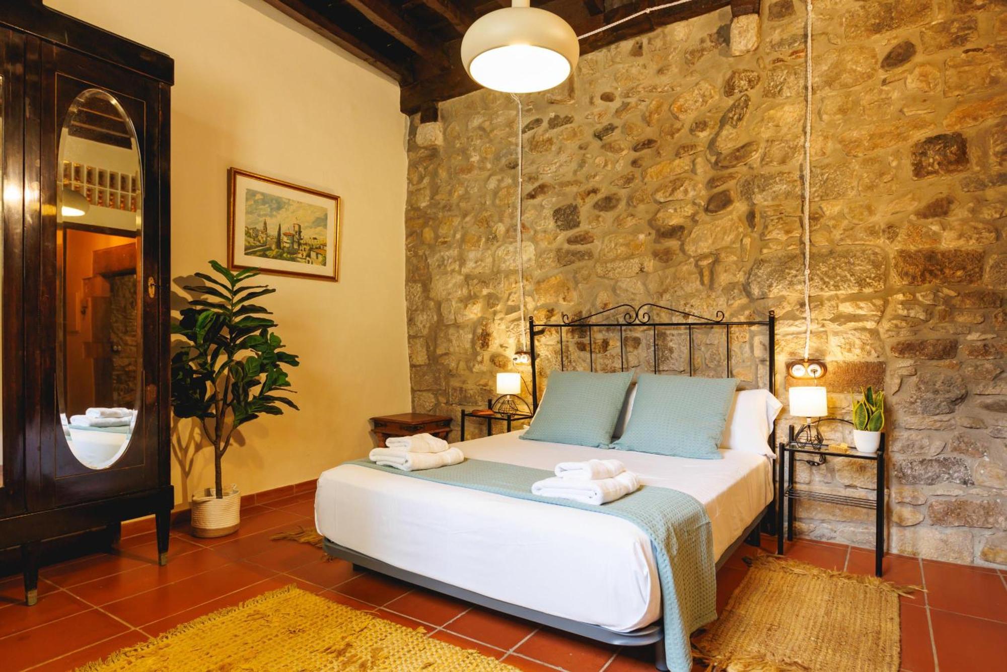 Apartment Bravissimo 1593, Medieval Charm Girona